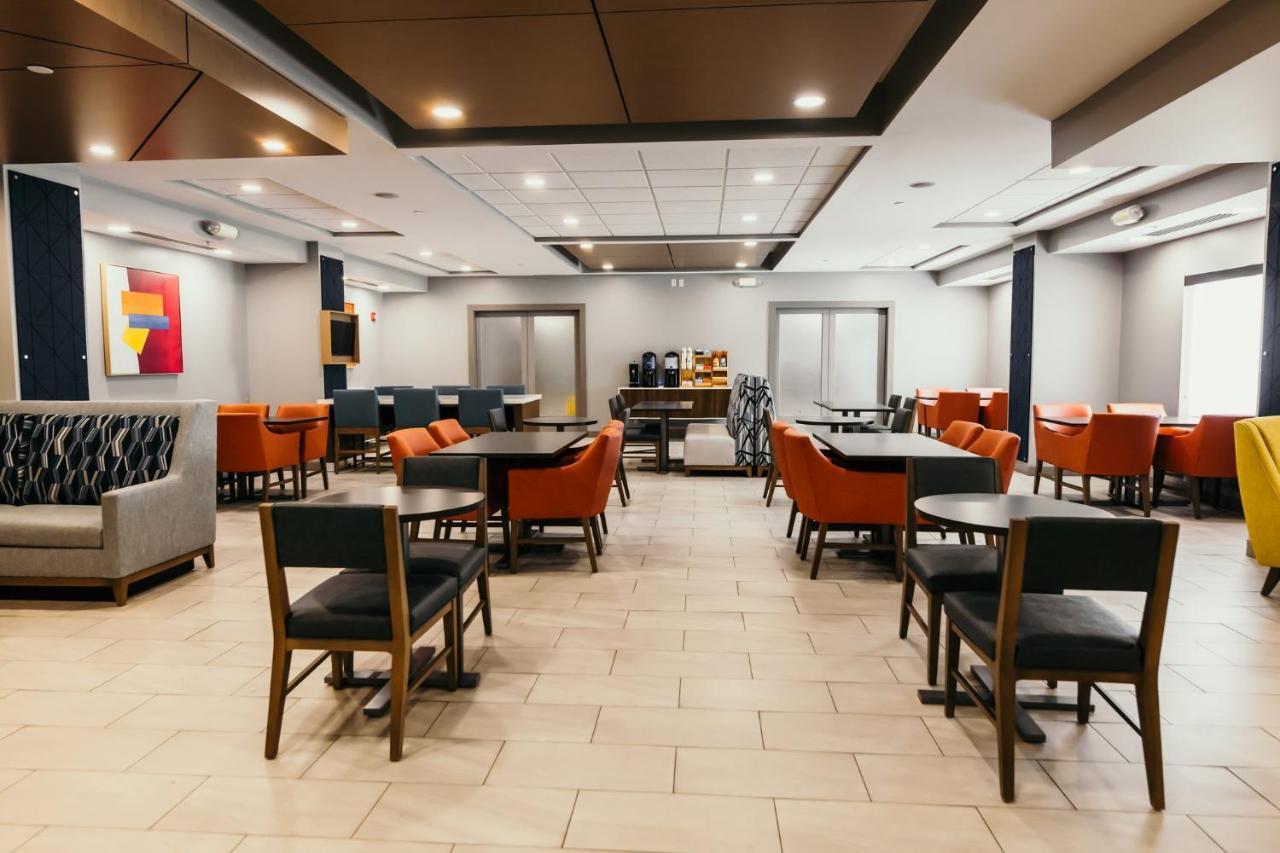 Express And Des Moines By Ihg 2*