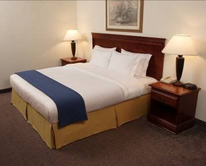 Express And Des Moines By Ihg Hotel 2*